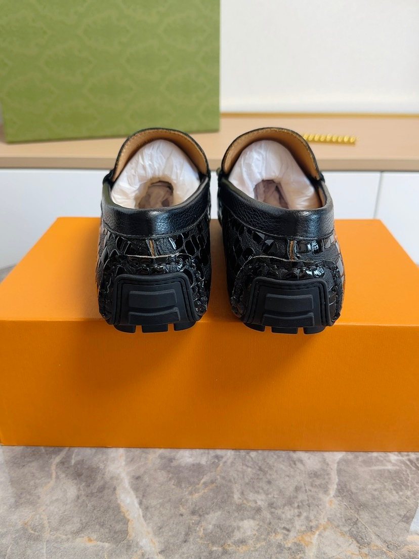 Men's Black Embossed Buckle Loafers